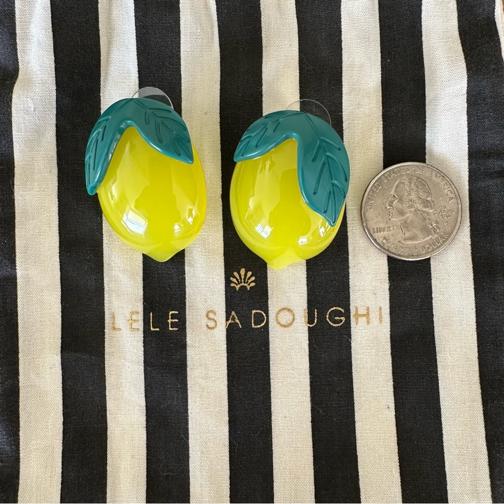 Large Lele Sadoughi 🍋 earrings - Picture 3 of 6